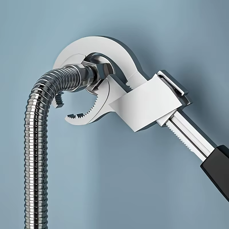 Un ensemble de clés à douille réglables multifonctions à double tête, adaptées aux espaces étroits. 