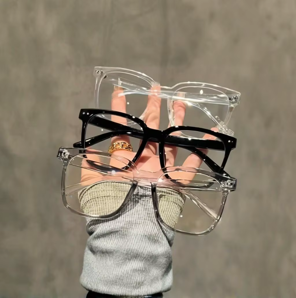 2025 lunettes de boîte de mode, tendance décontractée, sans artefact de maquillage, petit affichage 