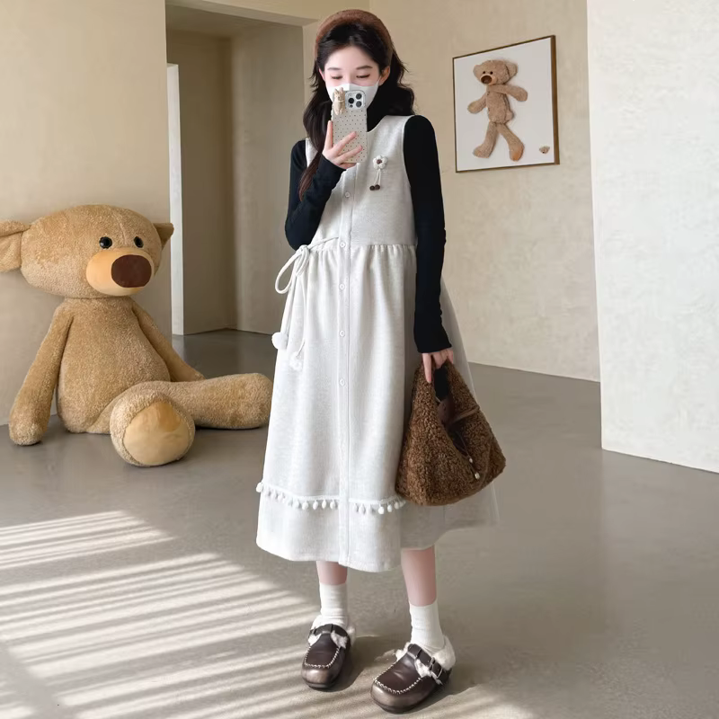 Ensemble de maternité automne-hiver 2026 : Robe gilet douce et ample et haut à col roulé, deux pièce
