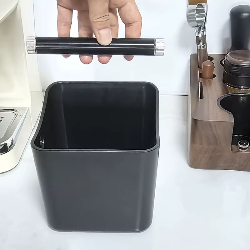Boîte à tarauder expresso avec tige taraudeuse amovible et base antidérapante pour gâteaux