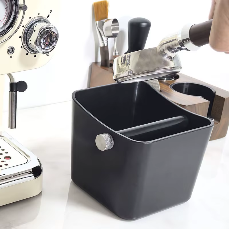 Boîte à tarauder expresso avec tige taraudeuse amovible et base antidérapante pour gâteaux