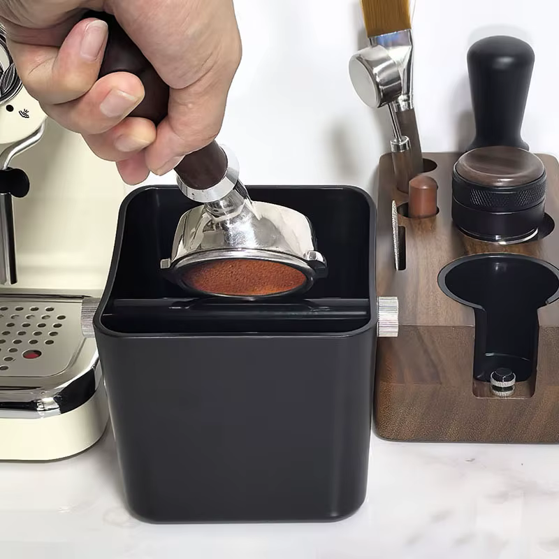 Boîte à tarauder expresso avec tige taraudeuse amovible et base antidérapante pour gâteaux