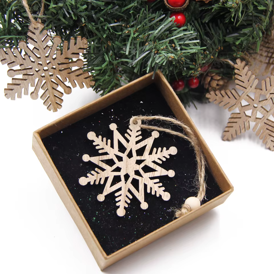 Flocon de neige creux en bois pour Noël