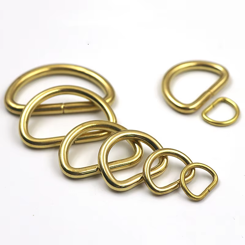 Boucles d'anneaux en D en laiton massif