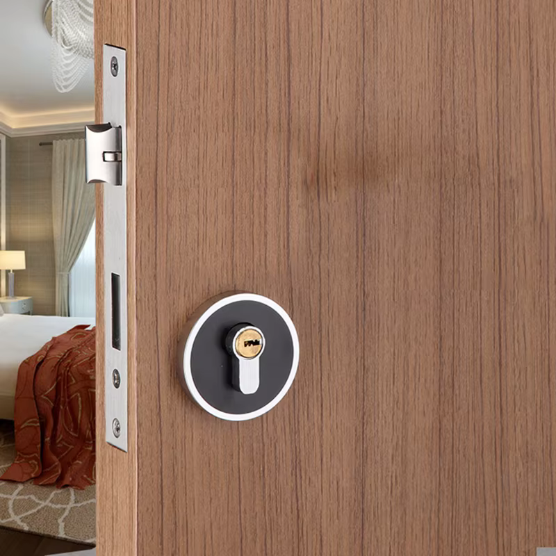 Serrure de porte en laiton à noyau allongé