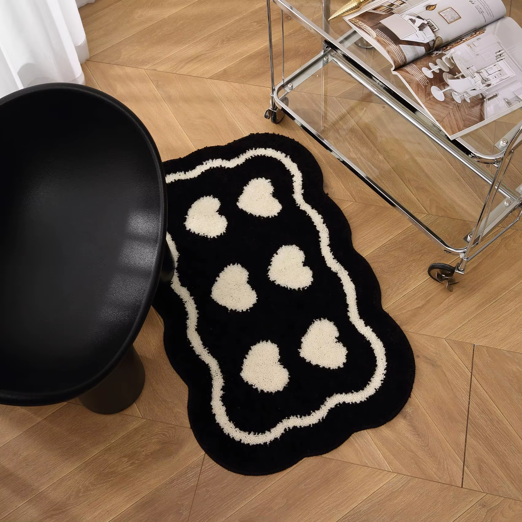 Tapis de salle de bain modernes antidérapants noirs avec tapis blancs, motif cœur amusant, lavables, en microfibre, ensemble d'accessoires de salle de bain, tapis de sol en caoutchouc pour la douche