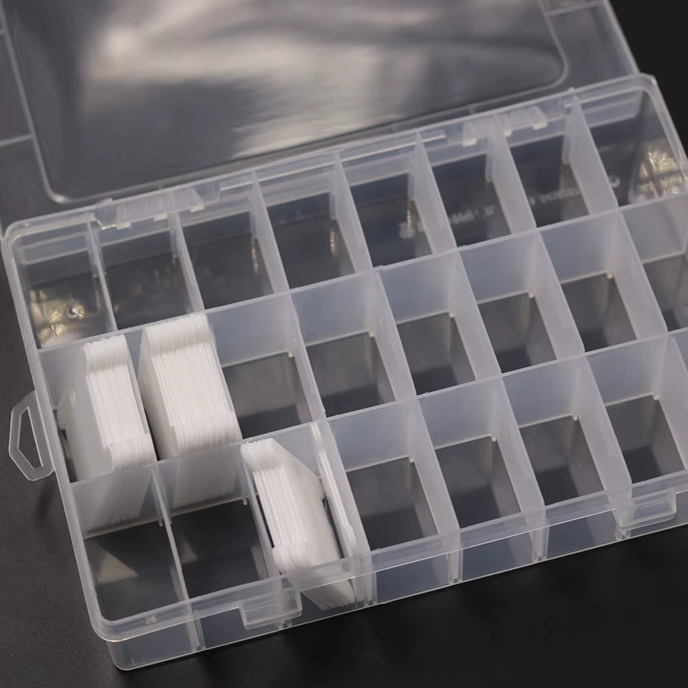 Boîte de rangement de fil à broder en plastique Transparent à 24 grilles