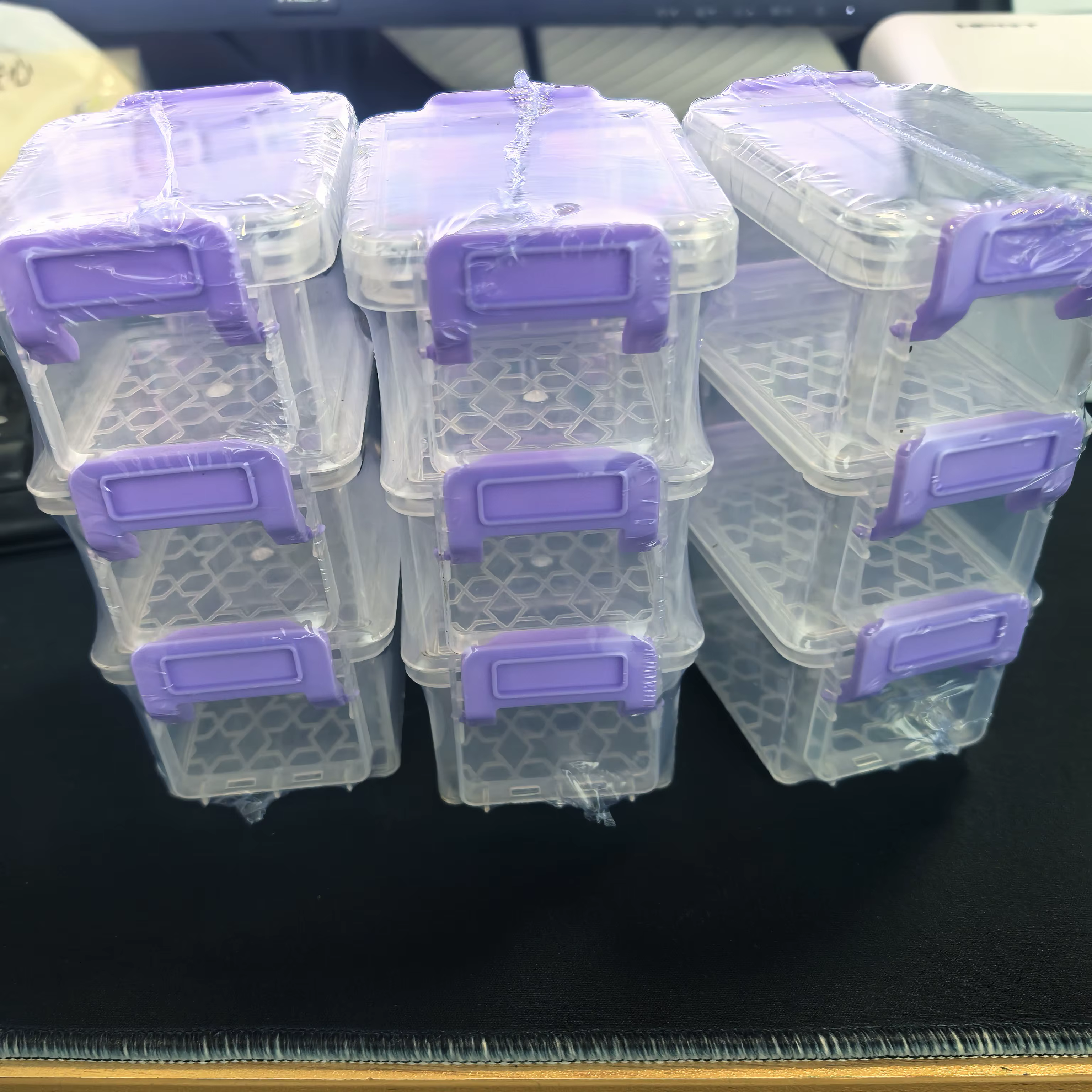 Boîte de rangement en plastique avec couvercle