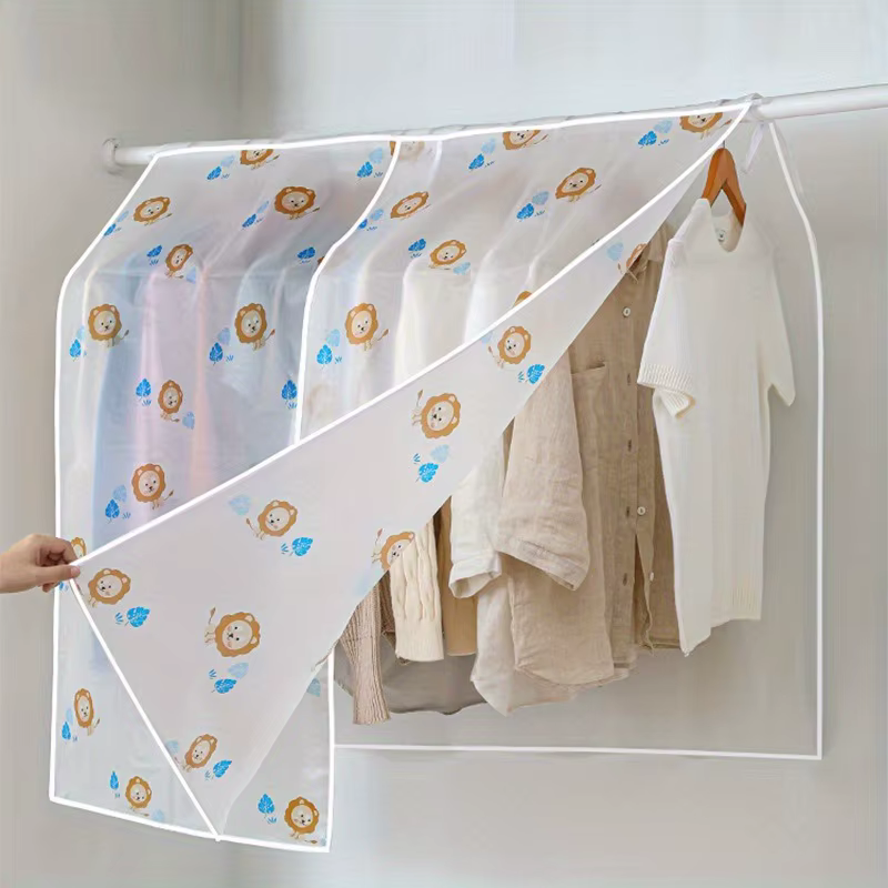 Housse anti-poussière pour vêtements ménagers
