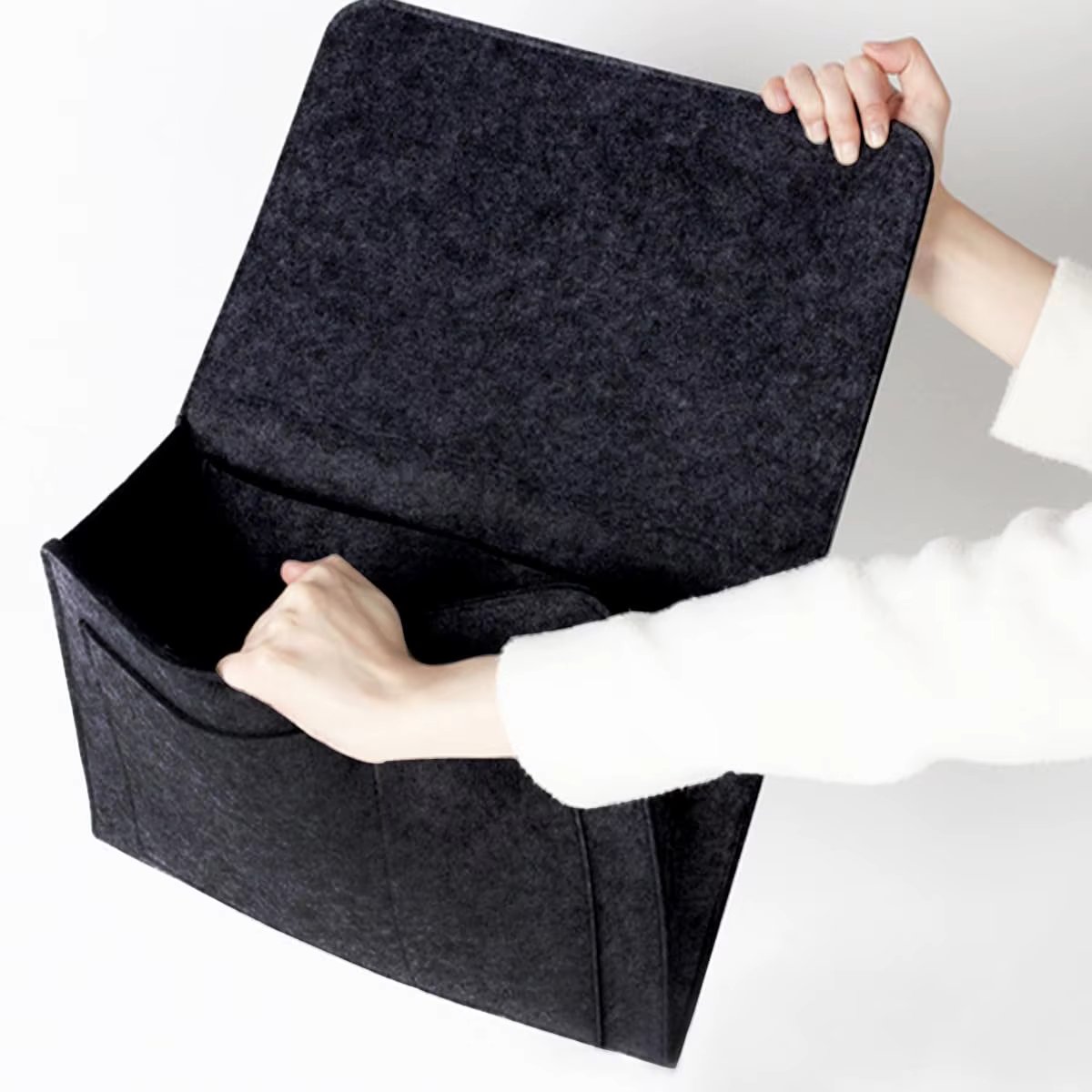 Sac de rangement suspendu en feutre pour dortoir