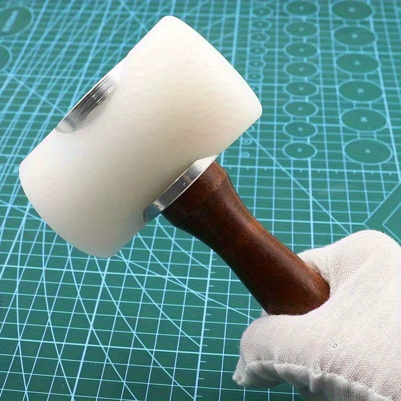 Marteaux professionnels pour l'artisanat du cuir