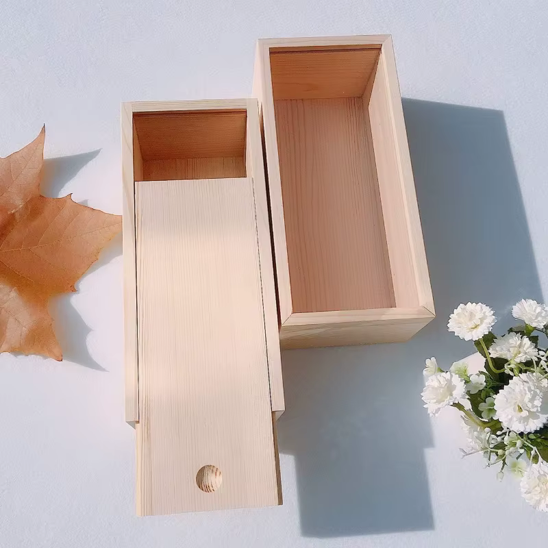 Boîte de rangement en bois avec couvercle coulissant en pin