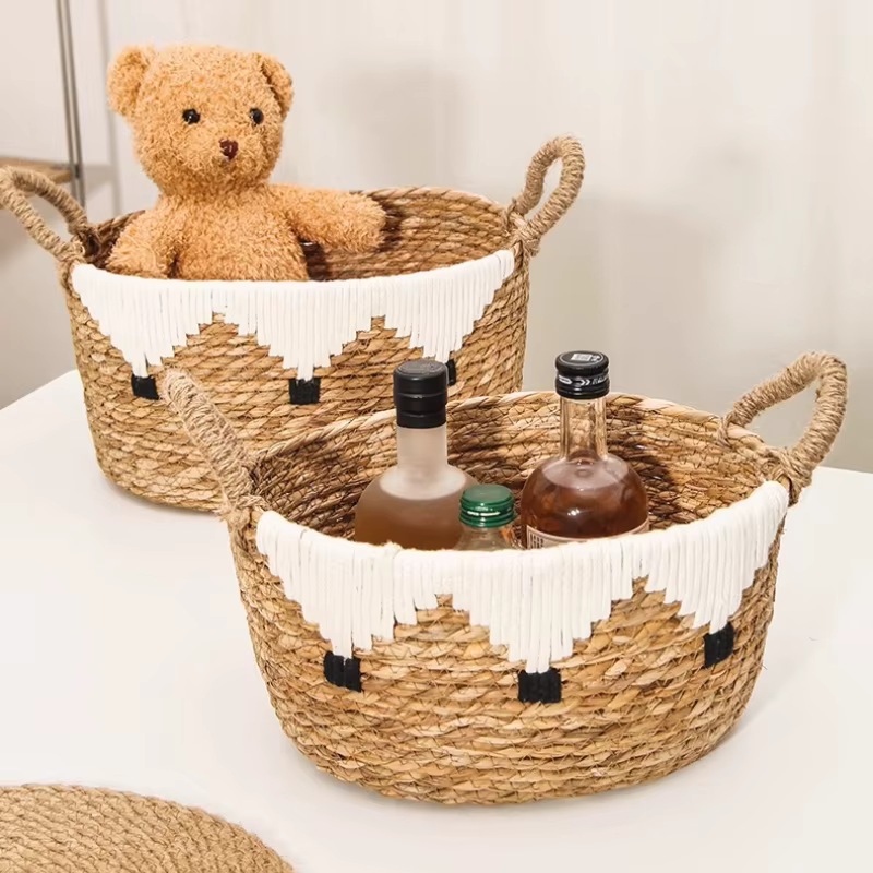 Panier de rangement tissé à l'herbe fait à la main