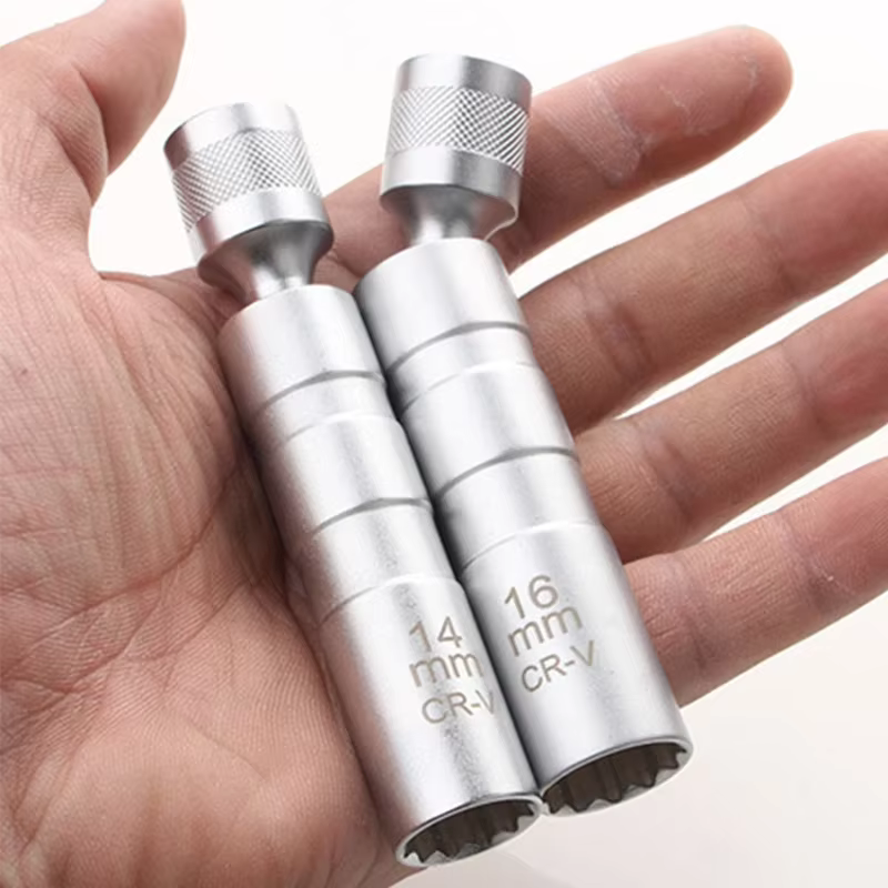 Adaptateur de clé à douille pour bougie d'allumage
