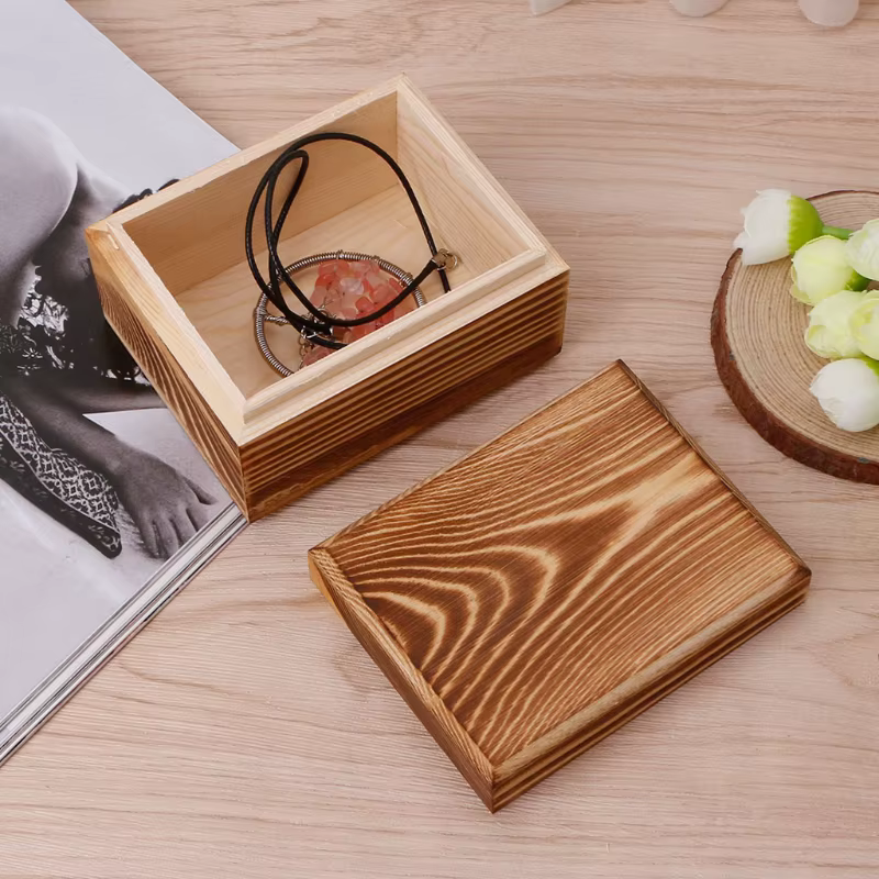 Boîte en bois fait à la main avec couvercle