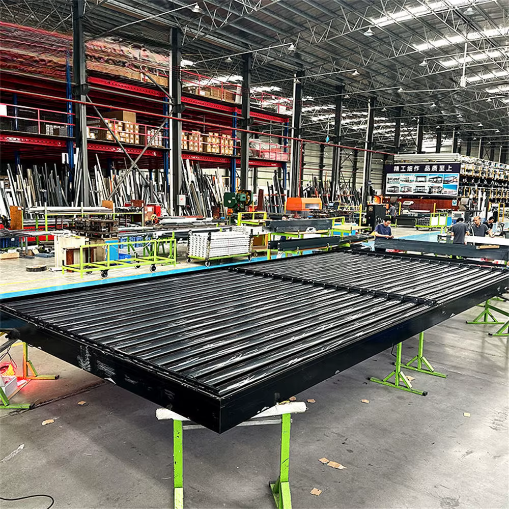 Pergola bioclimatique en aluminium