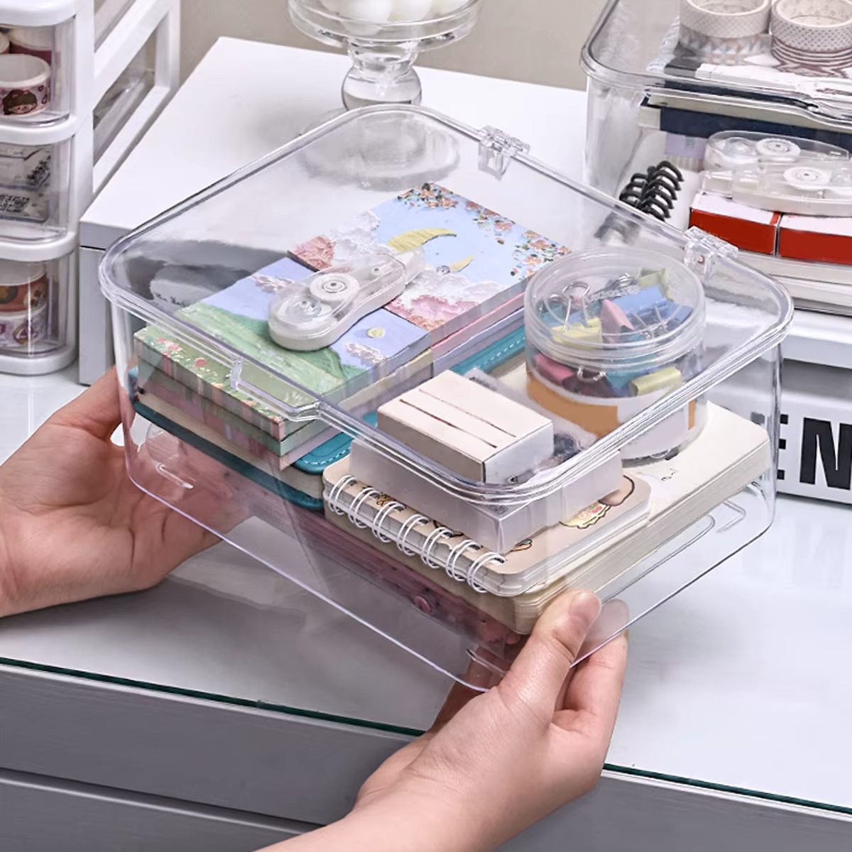 Boîte de rangement en plastique