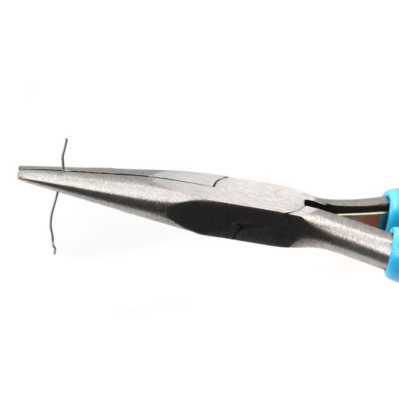 Pinces à bijoux, outils