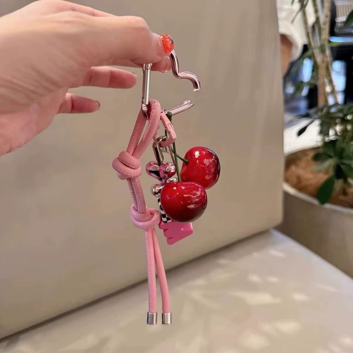 Nouveau porte-clés de Style MIU, mignon sac cerise, breloque en forme de cœur, porte-clés de voiture, cadeau A30