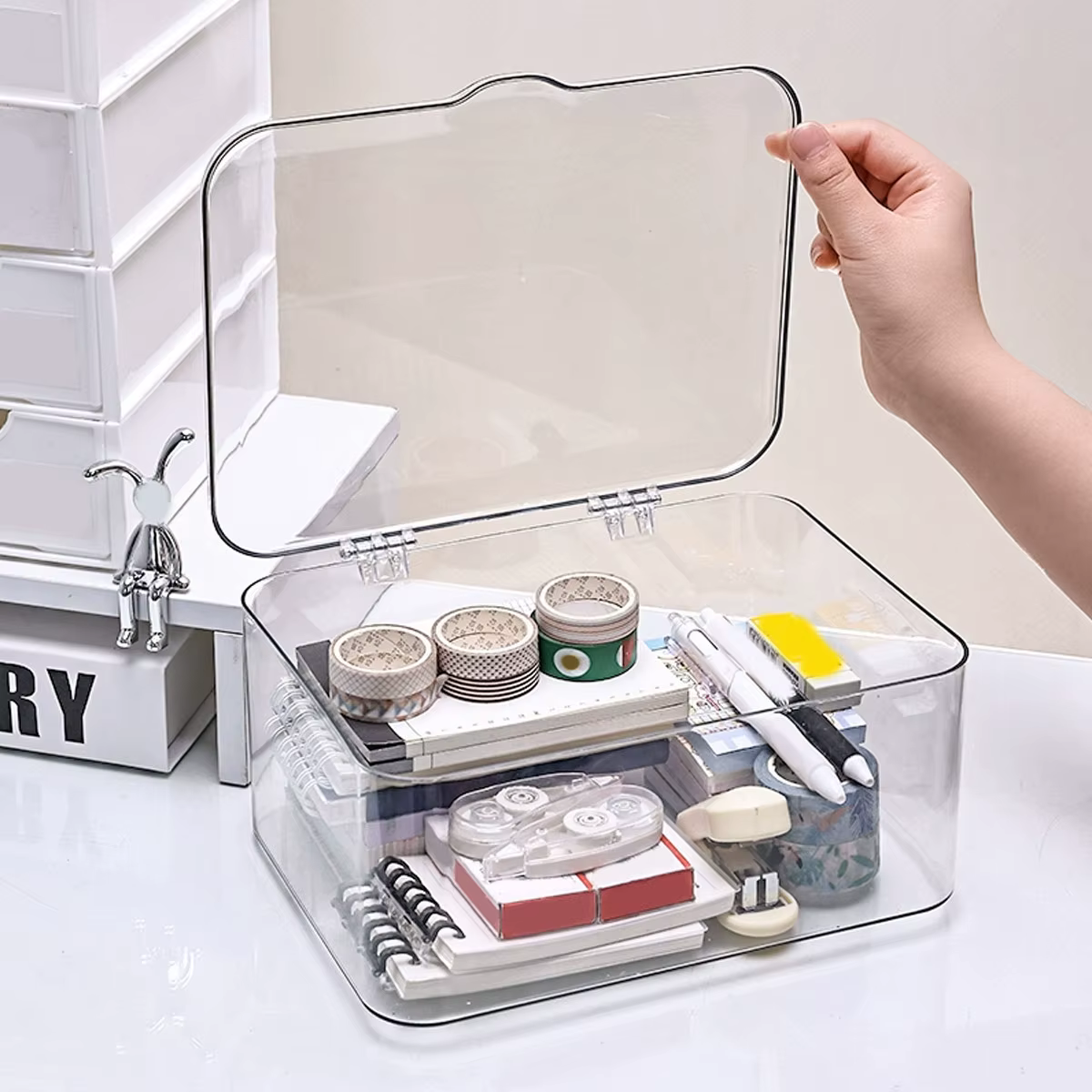 Boîte de rangement en plastique