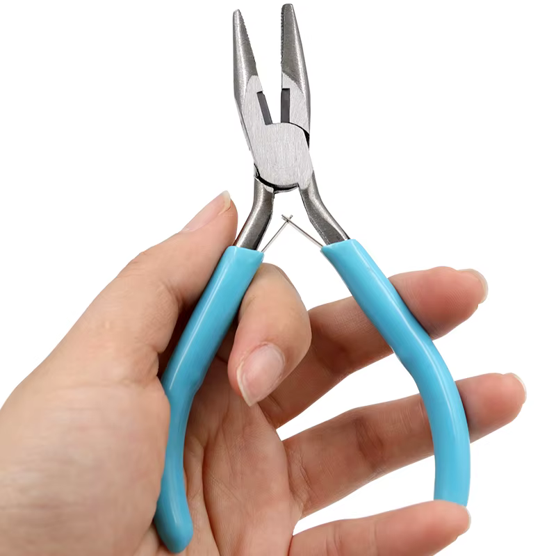 Pinces à bijoux, outils