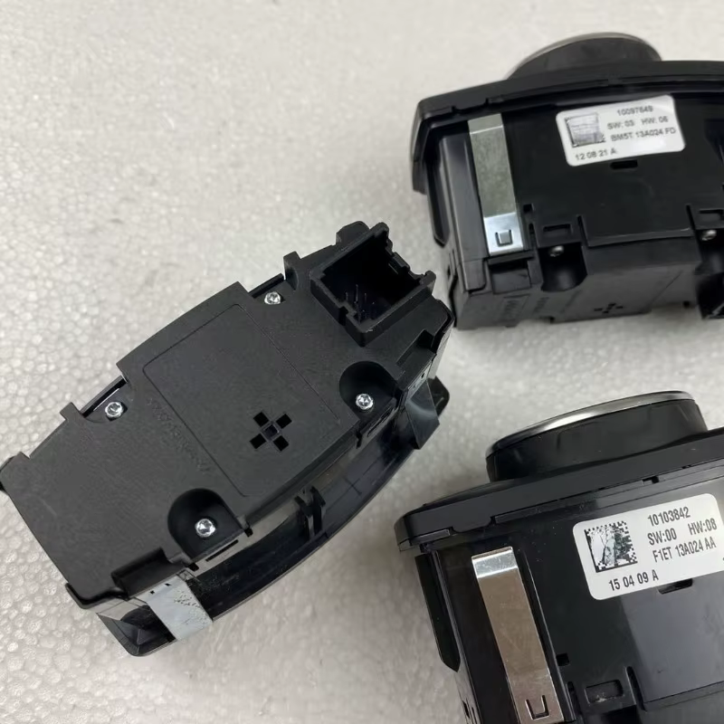 Bouton de réglage automatique des phares avant et arrière Kuga