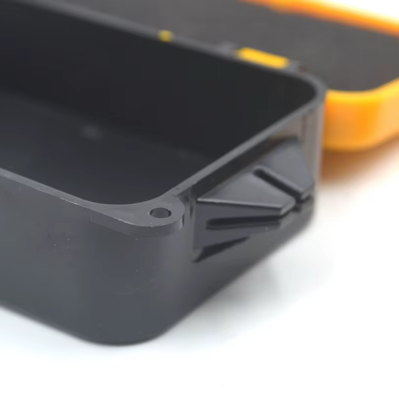 Boîte de rangement portable pour leurres et appâts vivants