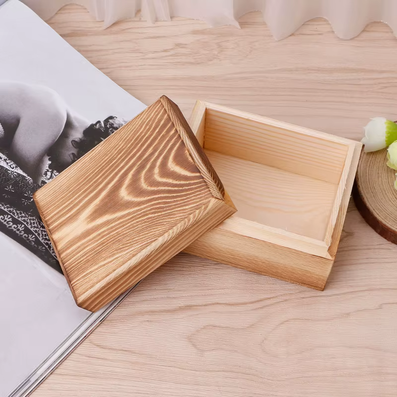 Boîte en bois fait à la main avec couvercle
