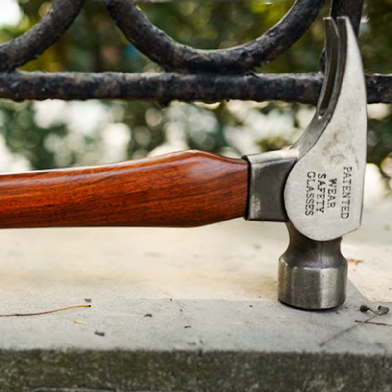 Tête de marteau de charpentier professionnel
