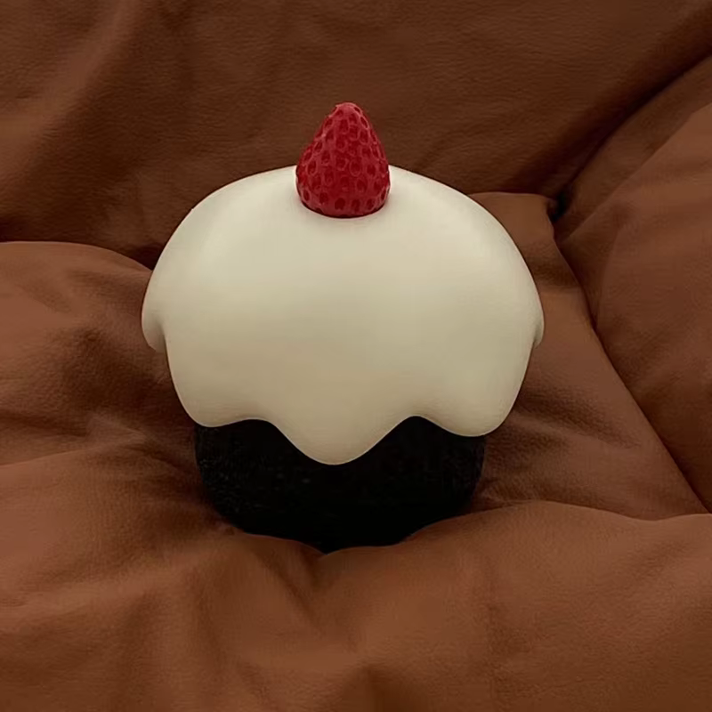 Figurine de fraise, rangement créatif