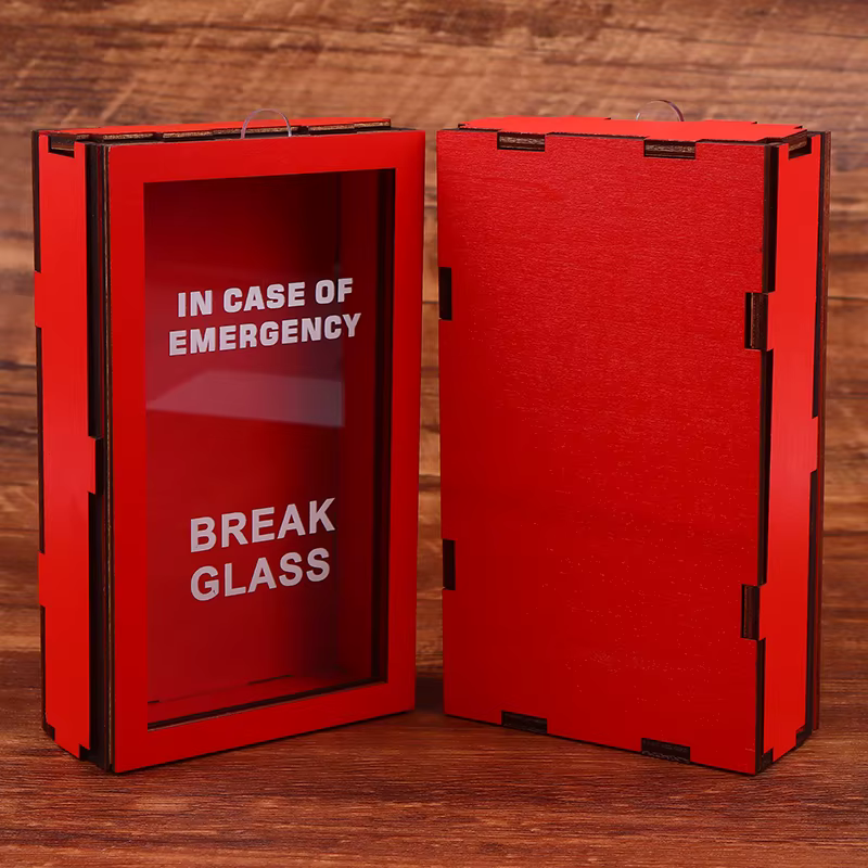 Boîte-cadeau d'urgence amusante avec marteau
