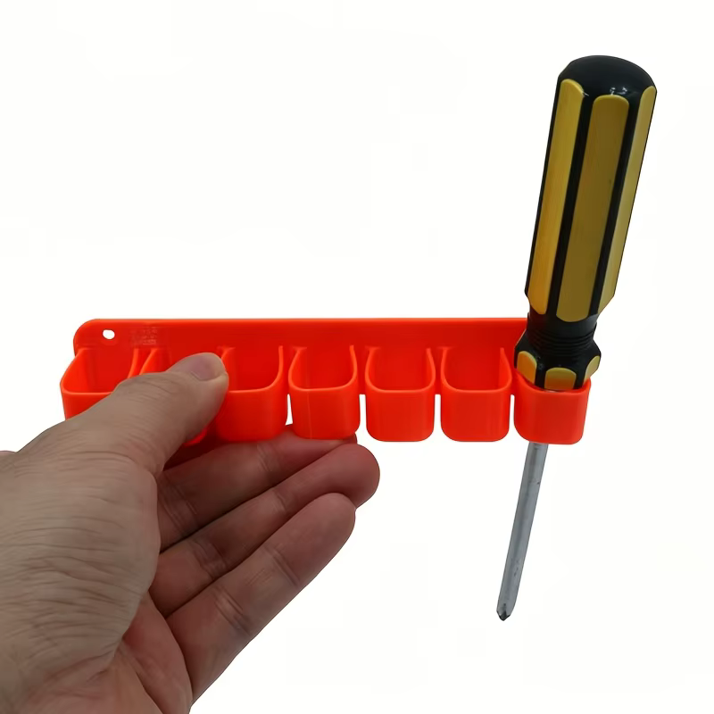 Support mural robuste pour outils