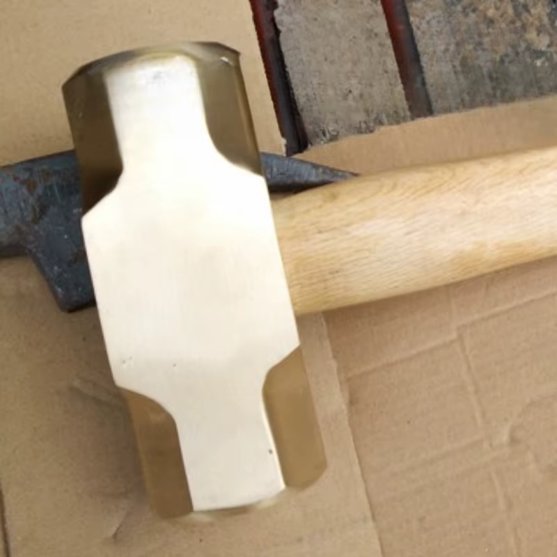 Marteau octogonal en laiton avec manche en bois VPN