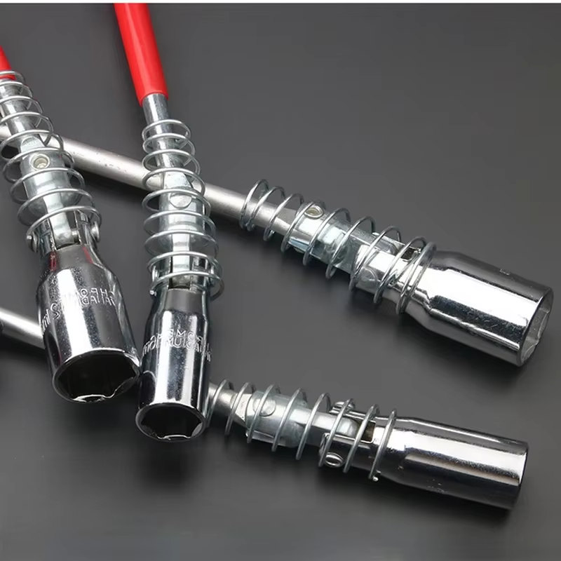 Clé universelle pour outil de retrait de bougie d'allumage