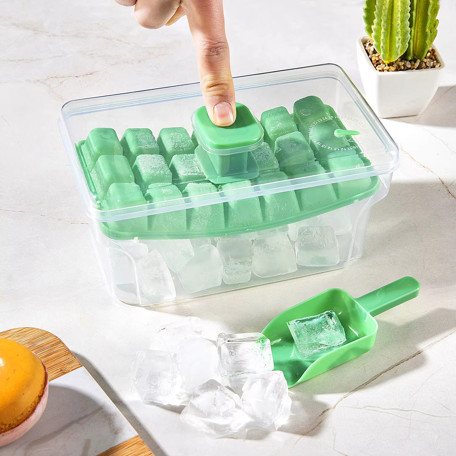 Plateaux à glace pour congélateur avec couvercle et bac