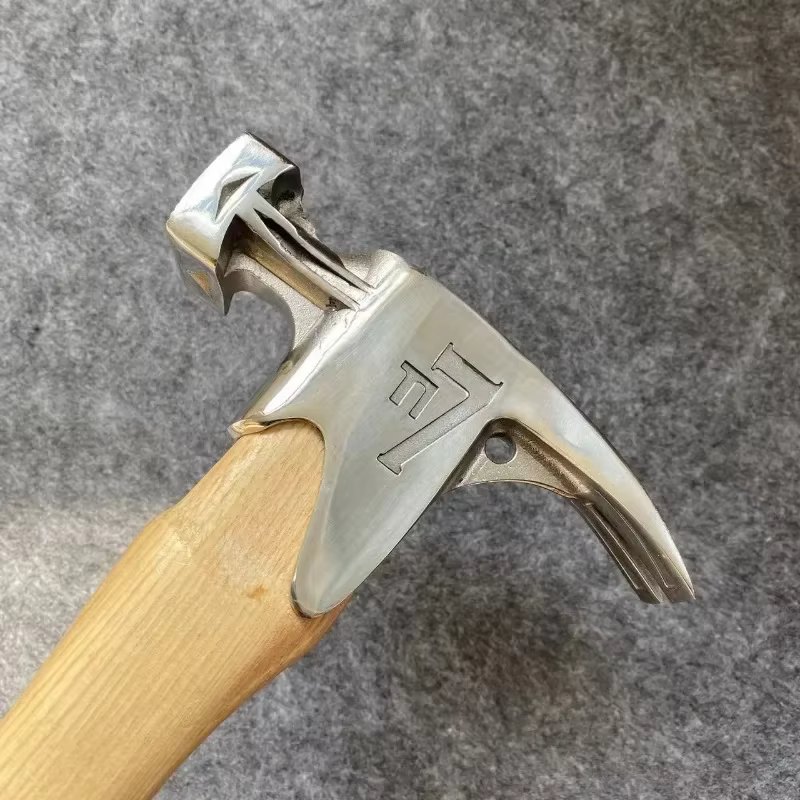 Marteau à griffes intégré en fer domestique