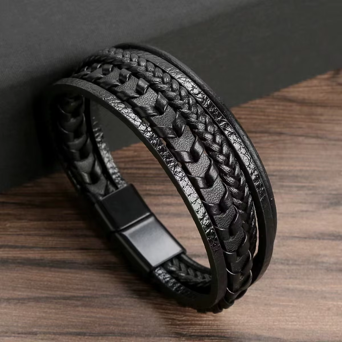 Bracelet tressé en corde de cuir Vintage multicouche pour hommes, accessoires de mode, en alliage, boucle magnétique, 1 pièce