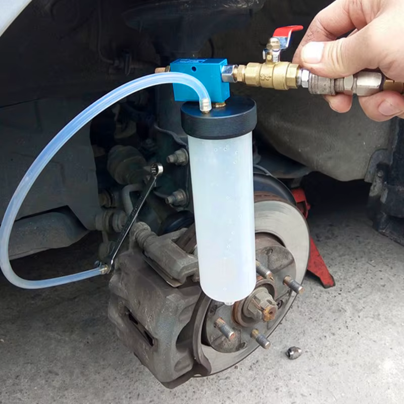 Outil de vidange de liquide de frein pour voiture