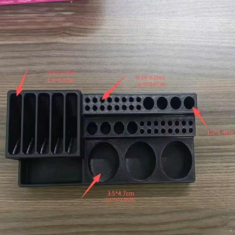 Boîte porte-outils à compartiments multiples 652F