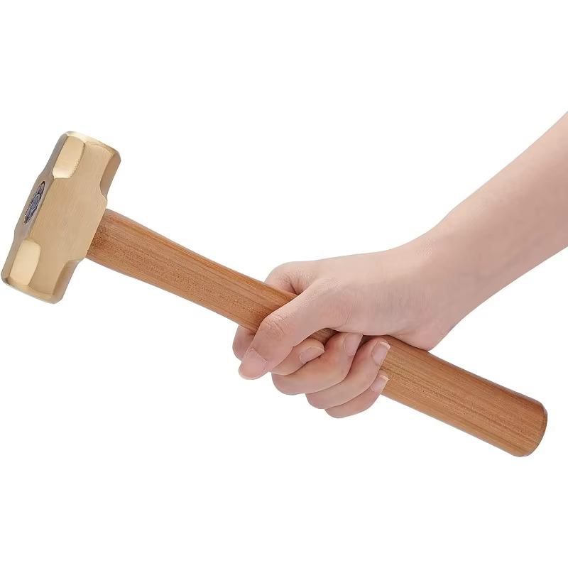 Marteau en laiton massif avec manche en bois pour l'artisanat de bijoux