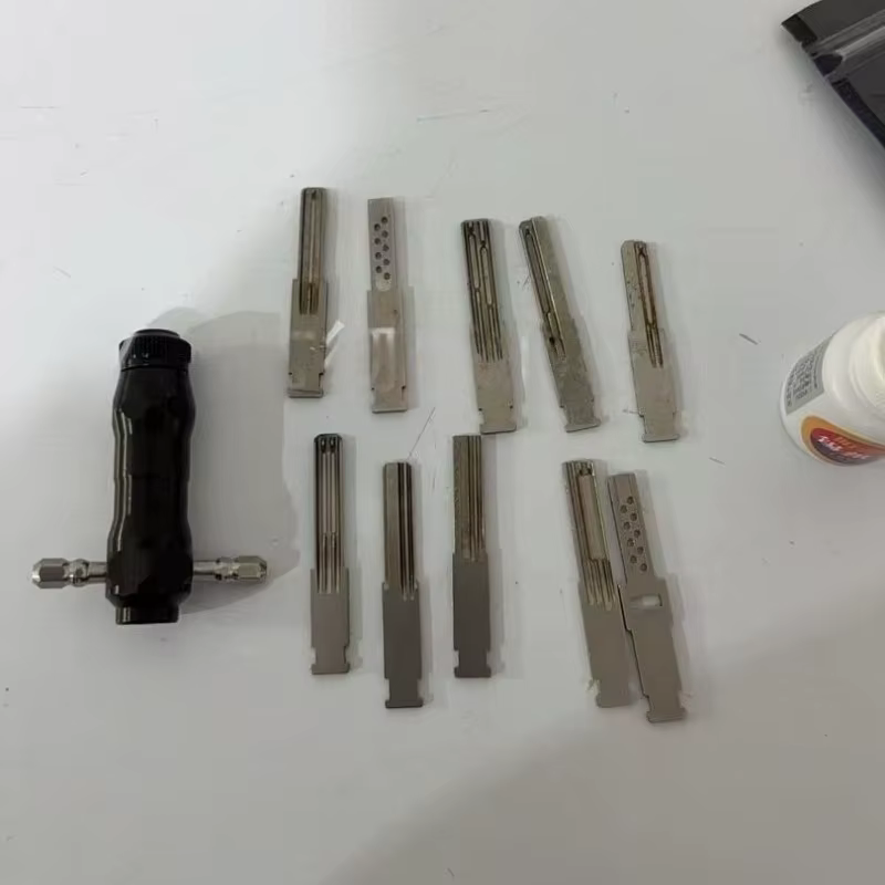 Kit de crochetage tubulaire 10-en-1 avec clés interchangeables en acier inoxydable – Outil de déverrouillage professionnel pour serruriers et bricoleurs