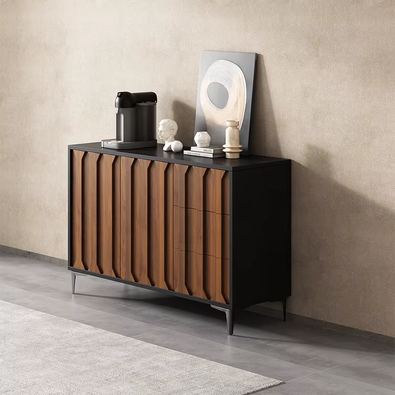 Armoire basse de rangement en bois massif personnalisée