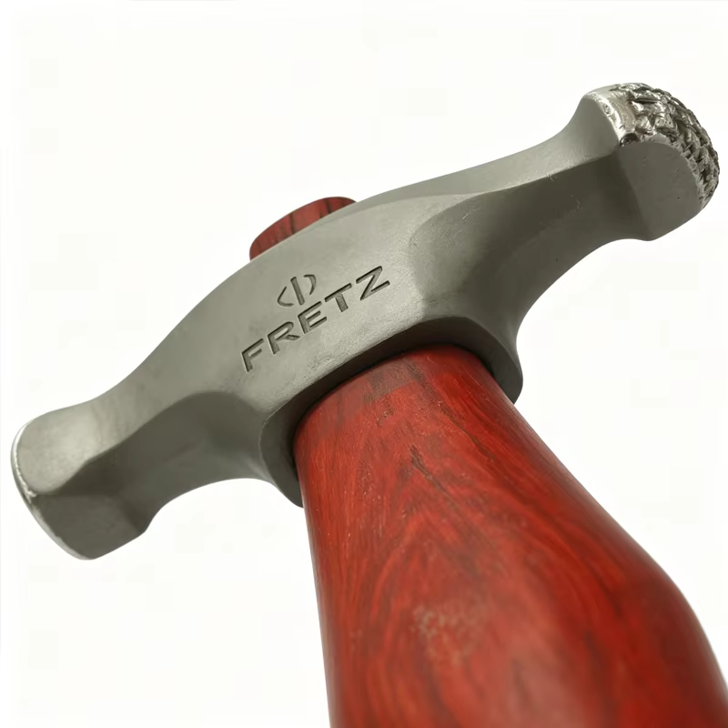 Marteau à tête large incurvée Fretz HMR-14B en soie brute