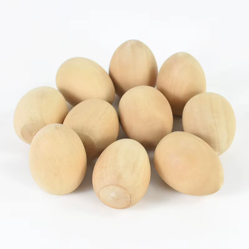 Oeufs de pâques en bois