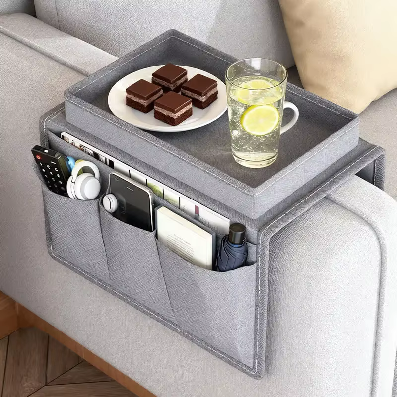 Organisateur de canapé et fauteuil avec 5 poches pour écouteurs, téléphone et lunettes – Grand plateau de rangement pour accoudoir de canapé et fauteuil