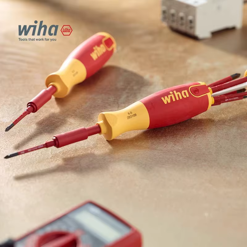 Tournevis multifonctionnel isolé Wiha 6-en-1 de type magazine avec rangement d'outils