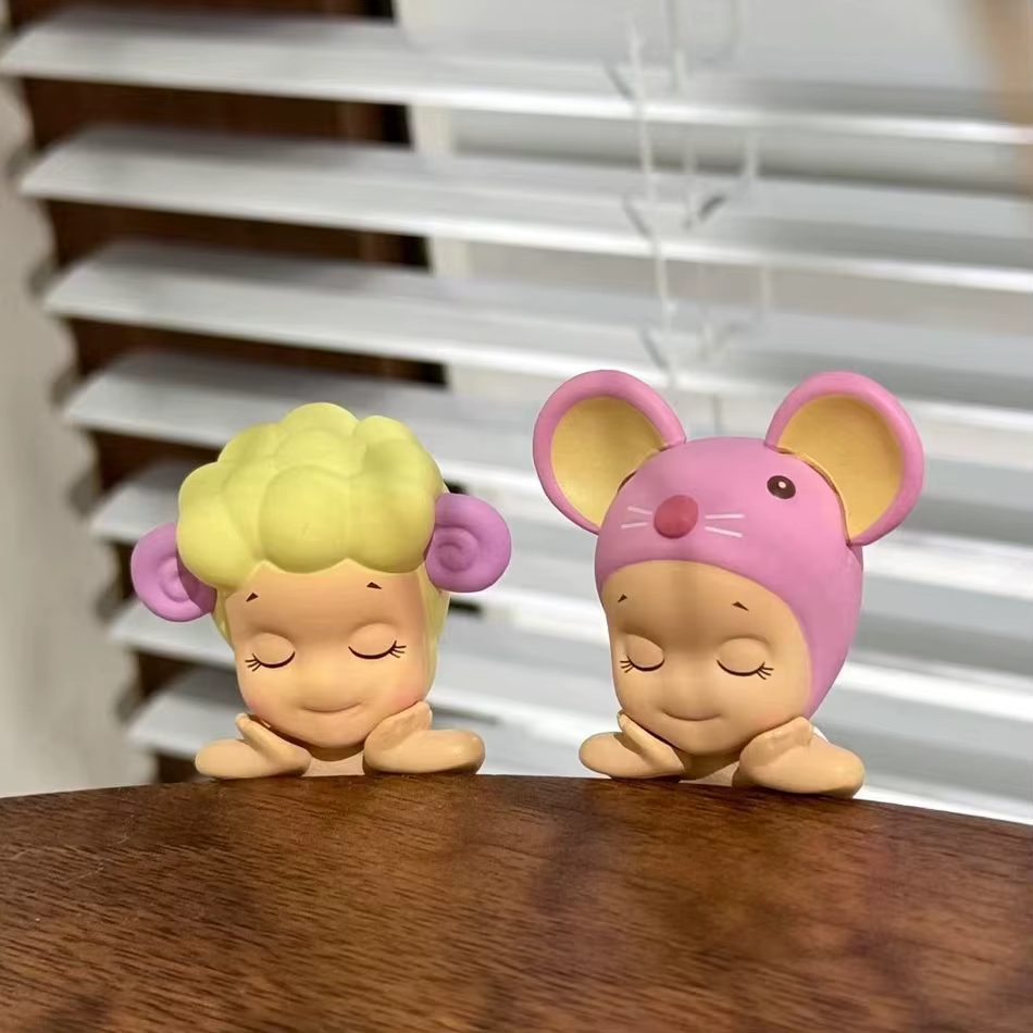 12 Styles de figurines décoratives de la série Dreaming