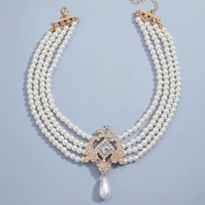 Collier de perles multicouches exagéré