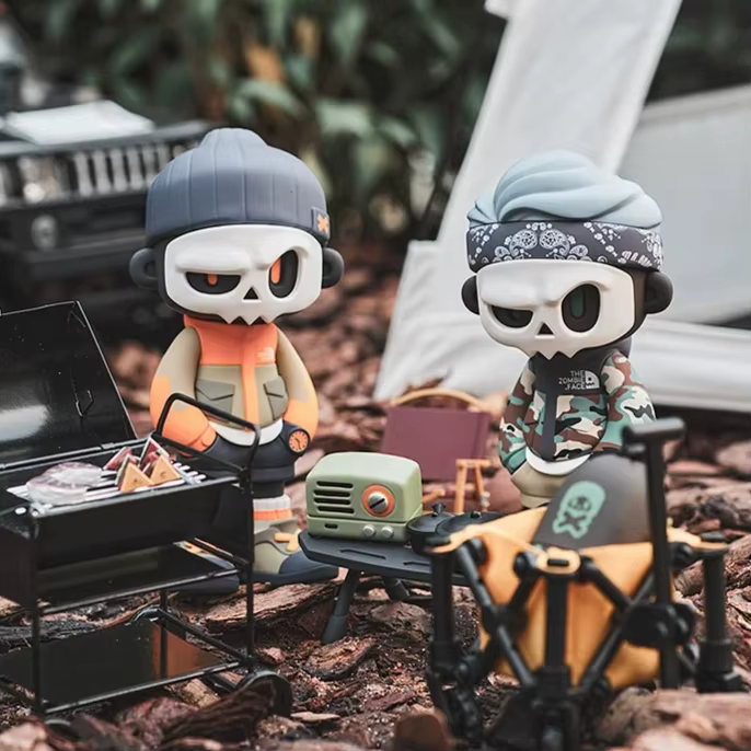 Mr. Bone Mr. Bones 4e génération Camping Series Blind Box Toys Cool Mr. Figurine de dessin animé en os