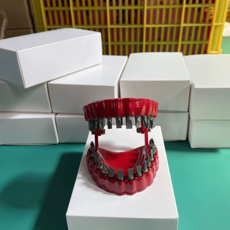 Tournevis créatif en forme de dent